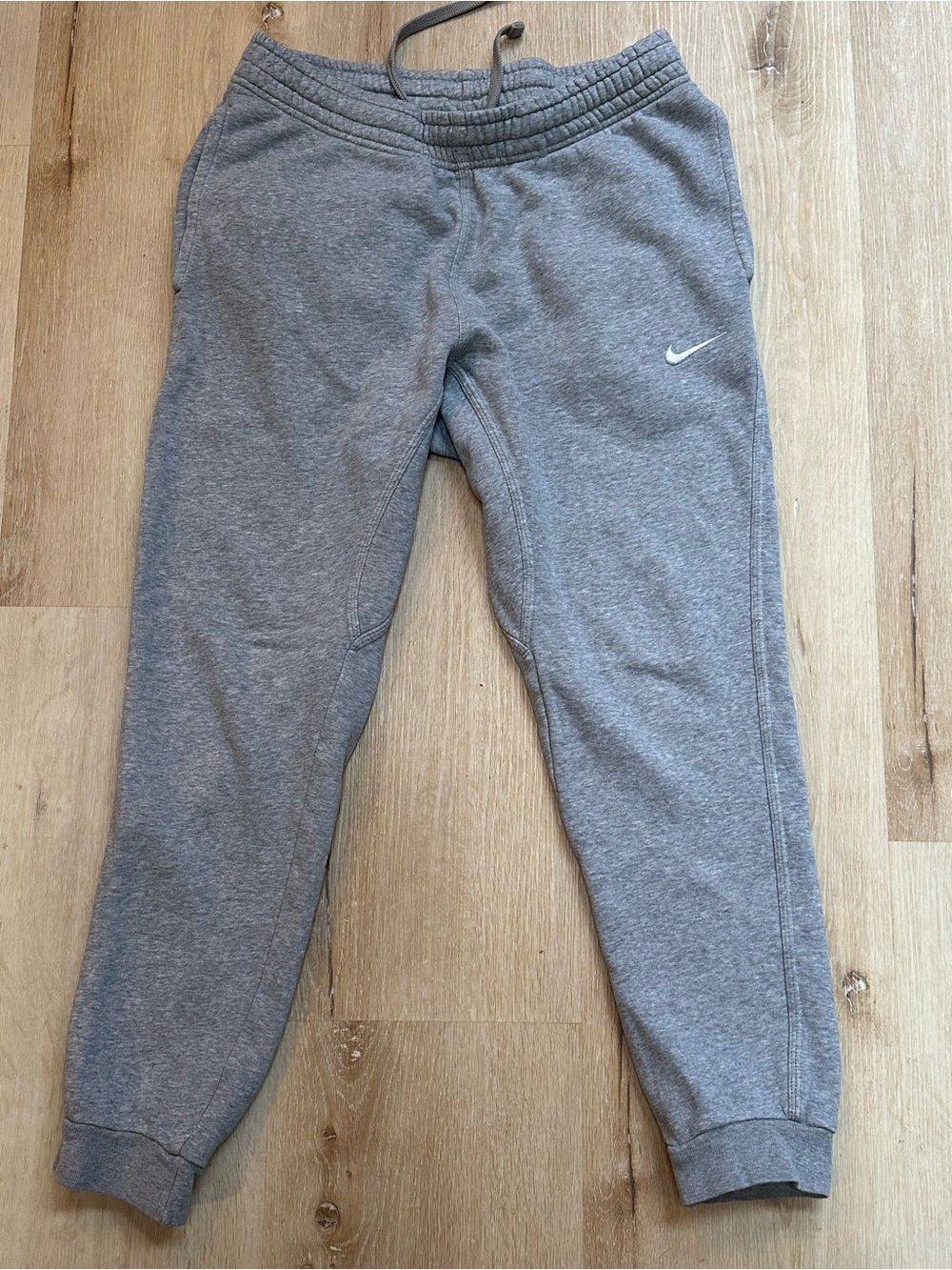 Nike Men's Club Fleece Joggers Tapered Sweatpants Grey Size Medium